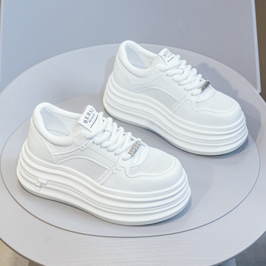 网面透气小白鞋女款2026春季新款轻便显脚小厚底真皮运动休闲板鞋