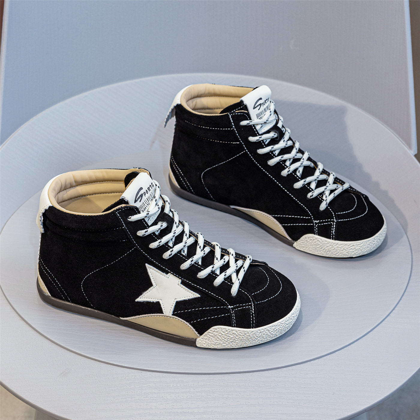 首谷高帮德训鞋女2025秋季新款星星板鞋真皮软底显脚小运动休闲鞋