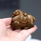 绿檀木雕元 饰摆件随身盘玩把件 宝唐马手把玩件实木创意马上有钱装