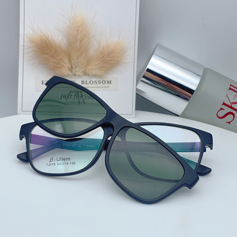 MEMORY眼镜框是B-ultem磁吸夹片