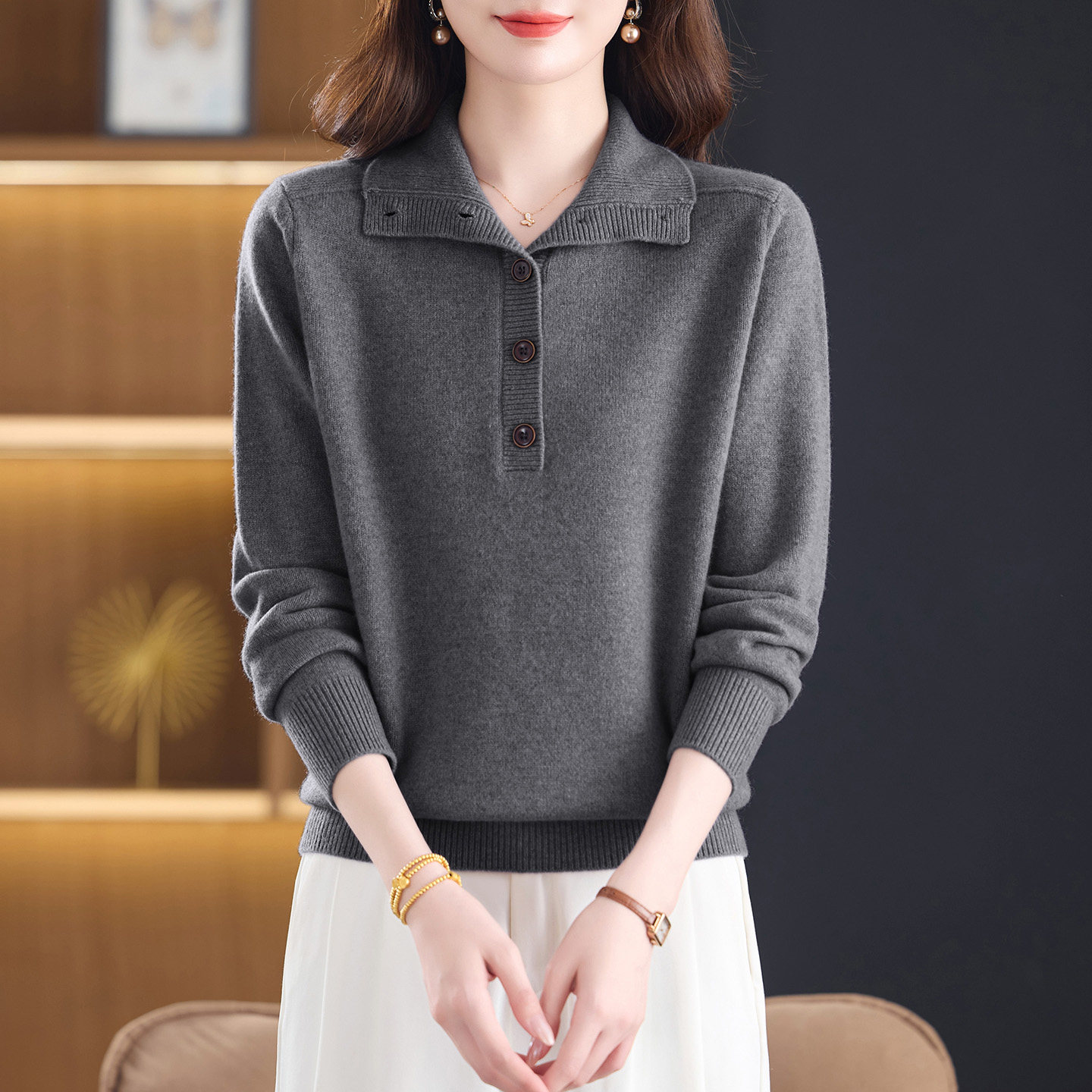 鹿王翻领纽扣羊绒衫女士秋冬宽松