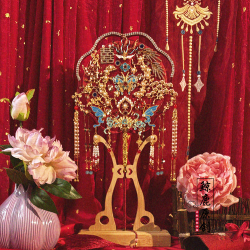 双面团扇新娘结婚出嫁高级秀禾