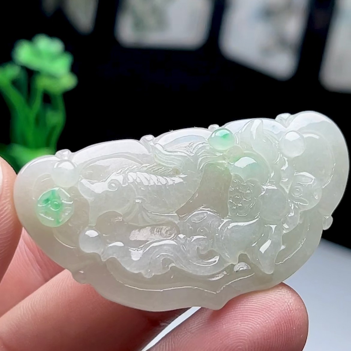 缅甸料天然玉石冰飘绿花荷叶鱼吊坠 保真A货翡翠如意平安锁玉坠,珠宝/钻石/翡翠,颈饰,淘宝优惠券,粉丝福利购,淘宝优惠卷