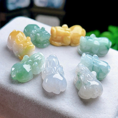 缅甸料天然A货翡翠貔貅吊坠