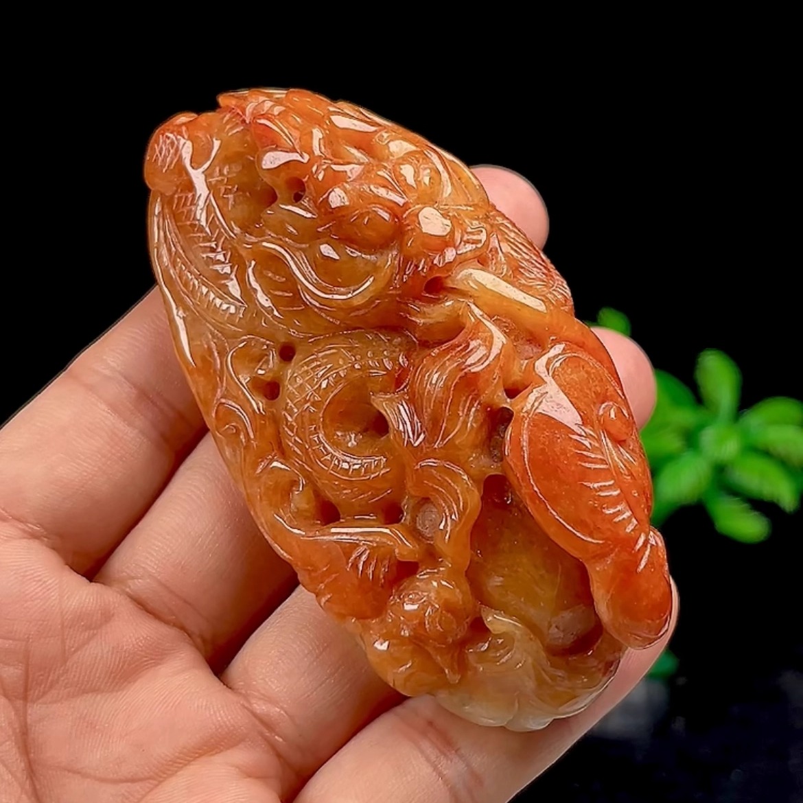 翡翠龙腾四海老坑手玩件