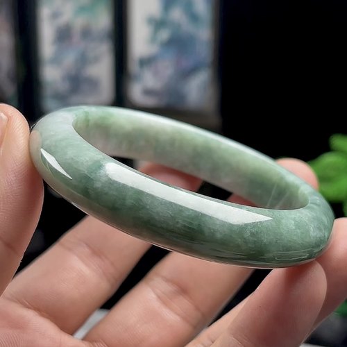 缅甸天然A货豆青玉镯子