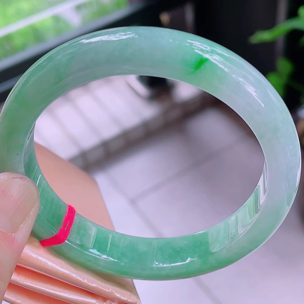 60圈口翡翠手镯缅甸料A货天然玉石冰飘绿正圈平安镯玉镯大圈口