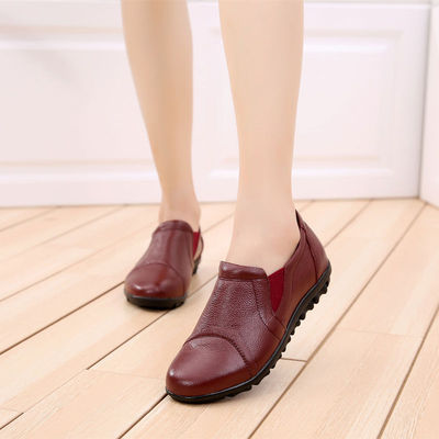 2018春秋33小码中年妈妈鞋平底中老年大码43防滑老人40真皮女单鞋