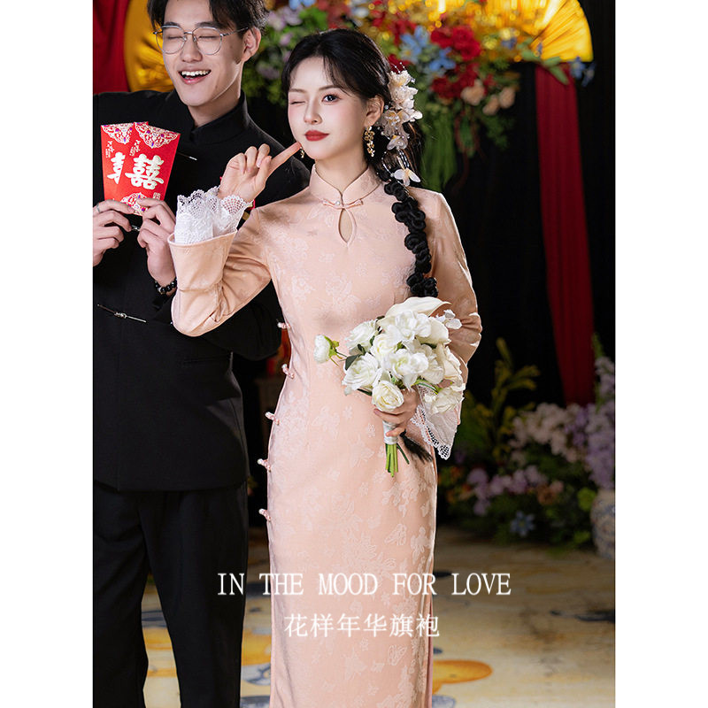 粉色中式订婚礼服2025新款