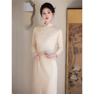 四小姐花样年华旗袍新中式长袖米白云岚绒气质秋季国风绝美连衣裙