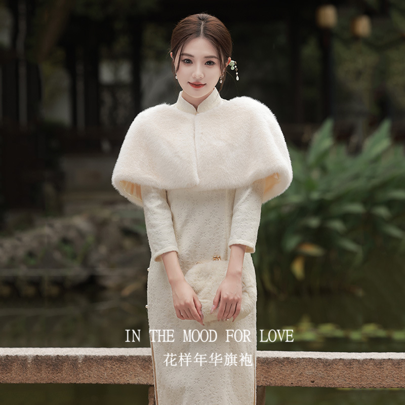 白色加绒国风长款女冬装