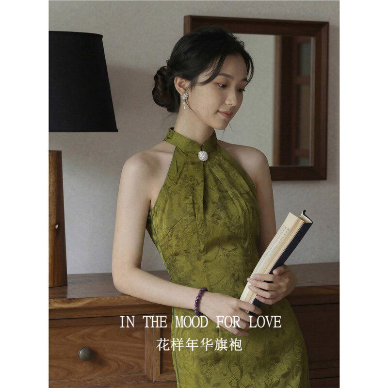 新中式绿色挂脖修身连衣裙