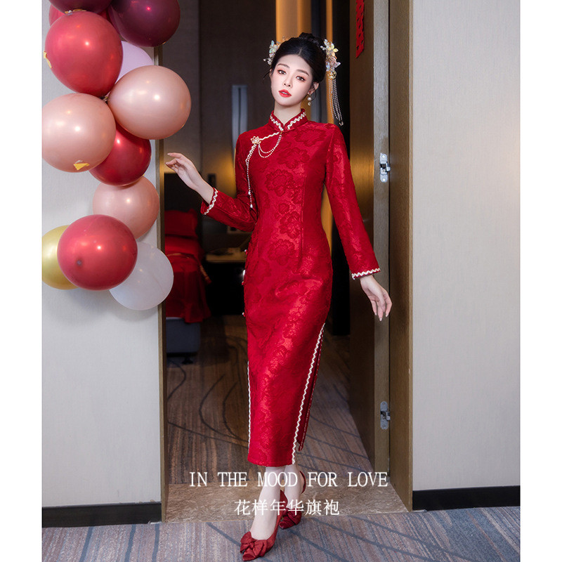 红色新中式新娘敬酒服