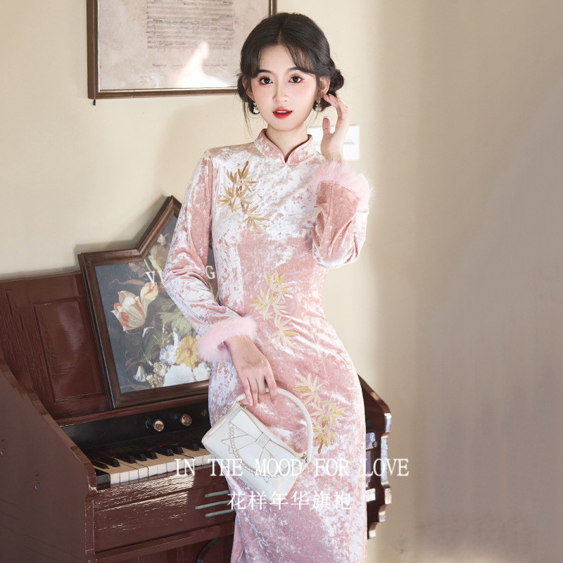 四小姐花样年华旗袍绝美粉色丝绒绣花国风改良版冬季加绒保暖
