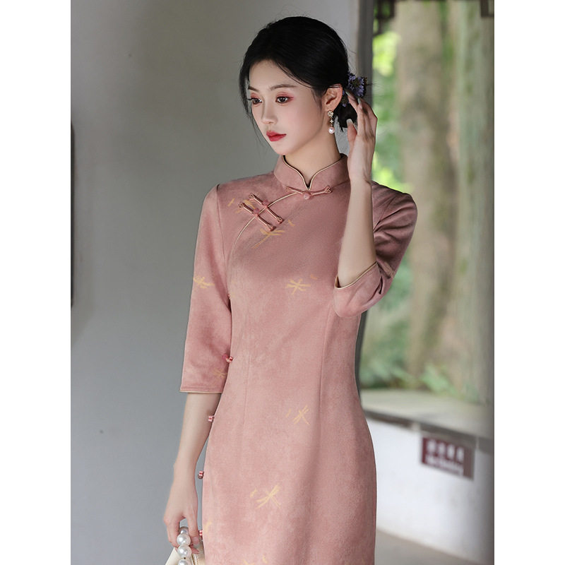 粉色2025新款女连衣裙