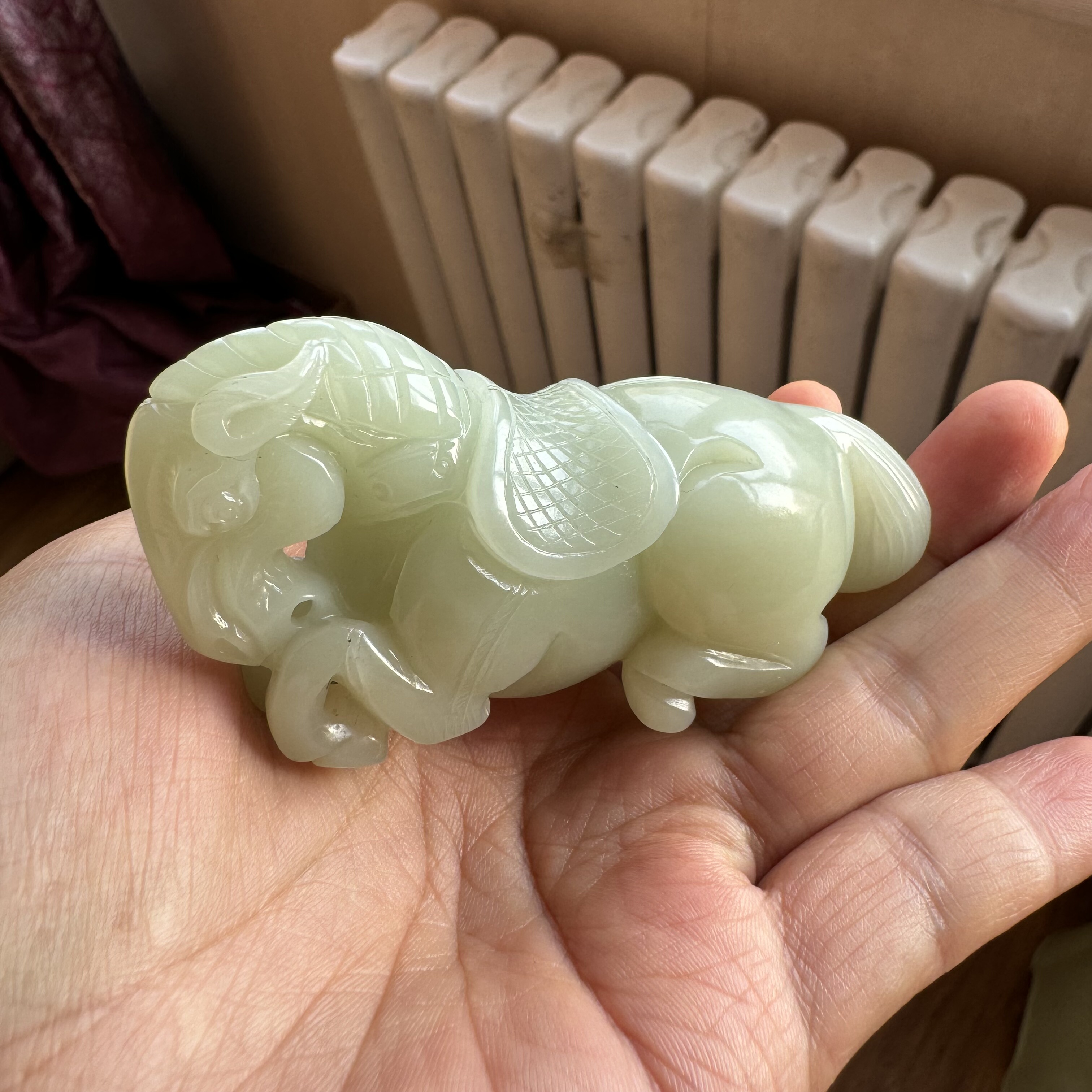 新疆若羌和田玉青白玉唐马把件马到成功无结构细料苏工精雕摆件