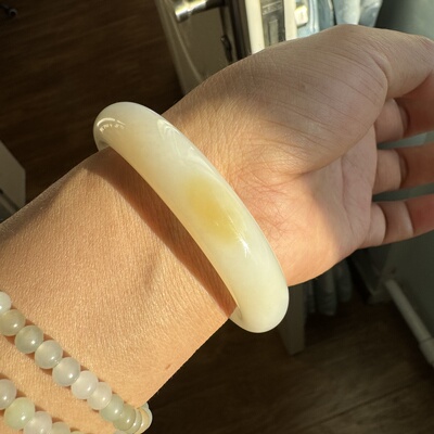 55.6圈和田玉羊脂白玉手镯一抹糖油润无暇泥鳅背正装女士收藏玉镯