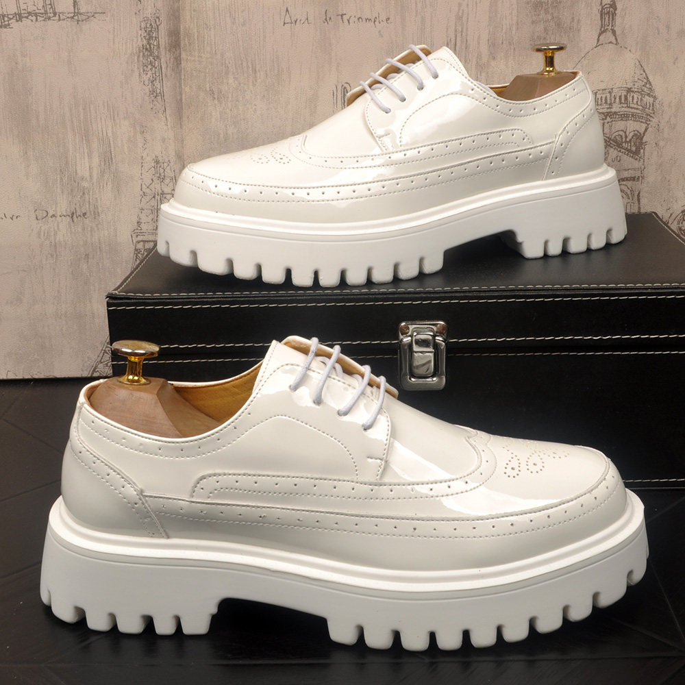 新款男士厚底增高男士雕花休闲皮鞋韩版时尚潮牌商务正装漆皮男鞋