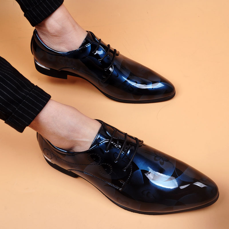 休闲风办公室约会增高尖头皮鞋