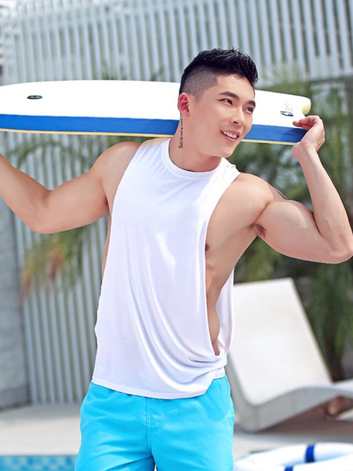 CUSTOM SUMMER NEW MENS LARGE SLIT VEST LOOSE SPORTS TOP FITNESS BODYBUILDING SCOOP NECK SEXY AND TRACELESS