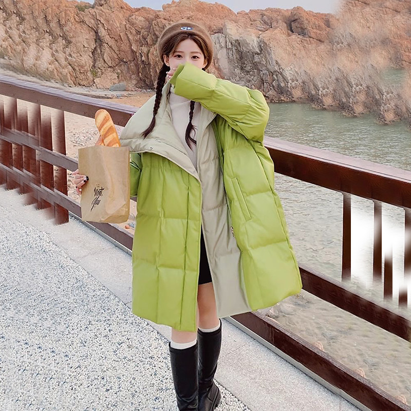 新款冬装白鸭绒PU皮面羽绒服女中长款宽松小众设计感大翻领外套