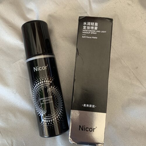 2瓶 Nicor水润轻盈定妆喷雾保湿防水防汗不脱妆持久定妆