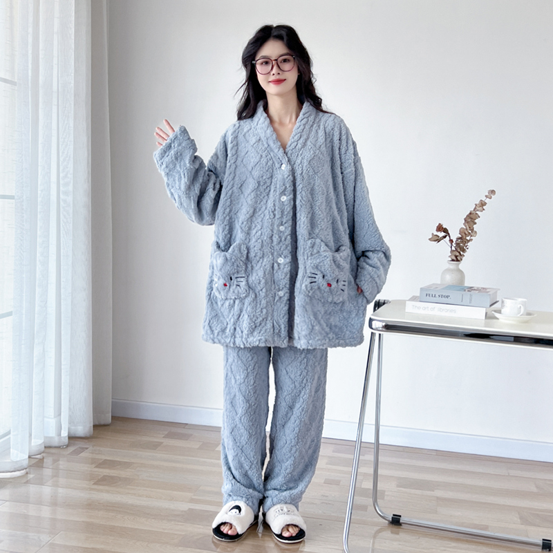 可爱猫咪提花珊瑚绒V领加大码睡衣女冬季加厚胖mm200斤家居服套装