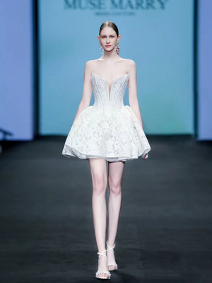 2022新款高级秀场礼服裙抹胸