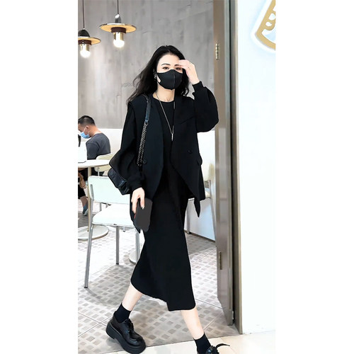 大码女慵懒风坑条压褶中长连衣裙