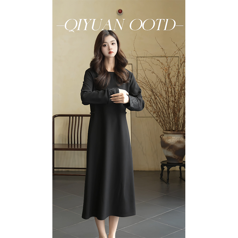 柒院家大码国风盘扣刺绣连衣裙女