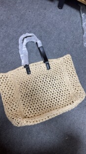 网红同款字母标志草编沙滩包黑色肩带单肩大容量手提托特包