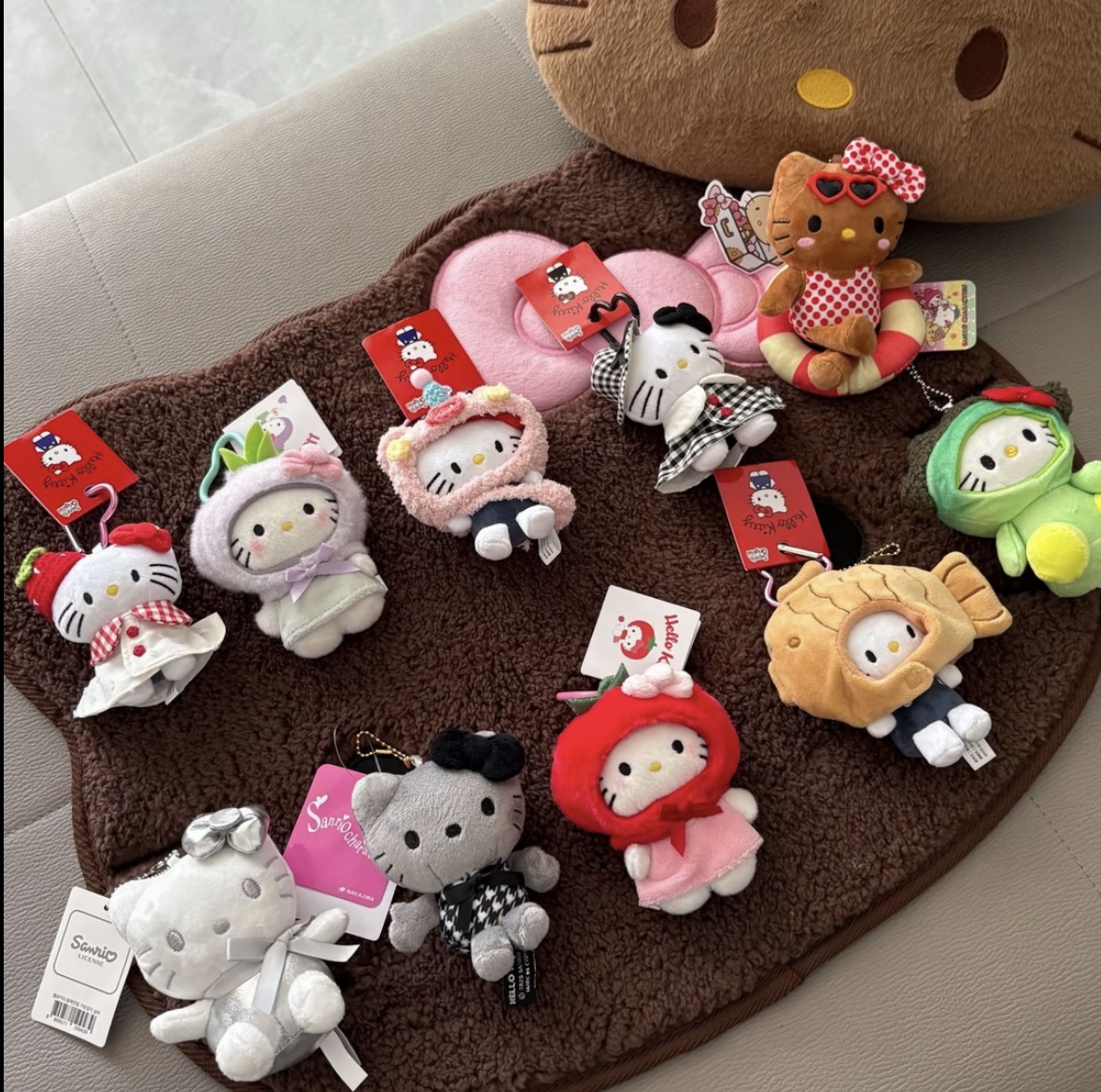 日本NIC可爱Kitty长腿豹纹黑皮KT毛绒挂件猫爱心扣书包挂饰钥匙扣