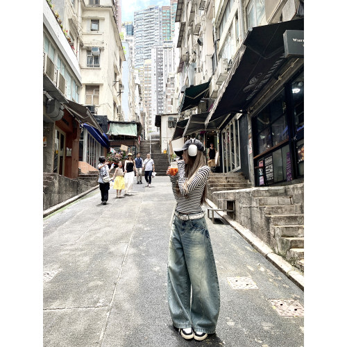 复古做旧水洗猫须阔腿弯刀牛仔裤