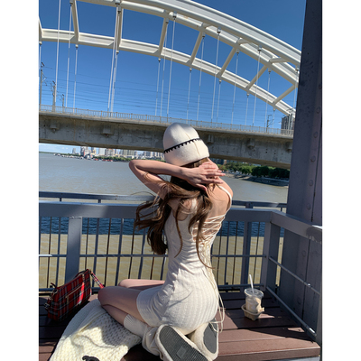 Thas9i九亿 曲线plus 双色磨毛纺针织肌理花朵肩带收腰包臀连衣裙