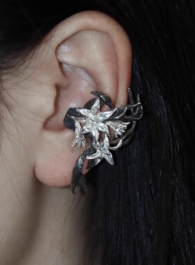 東黑三白/ 黑泽生彼花 s930纯银原创设计复古百搭耳钉耳骨夹首饰