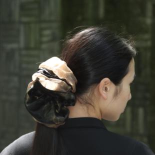 无黑为白x東黑三白/ 双色棕纱 百搭原创设计感弹力大肠发圈绳饰