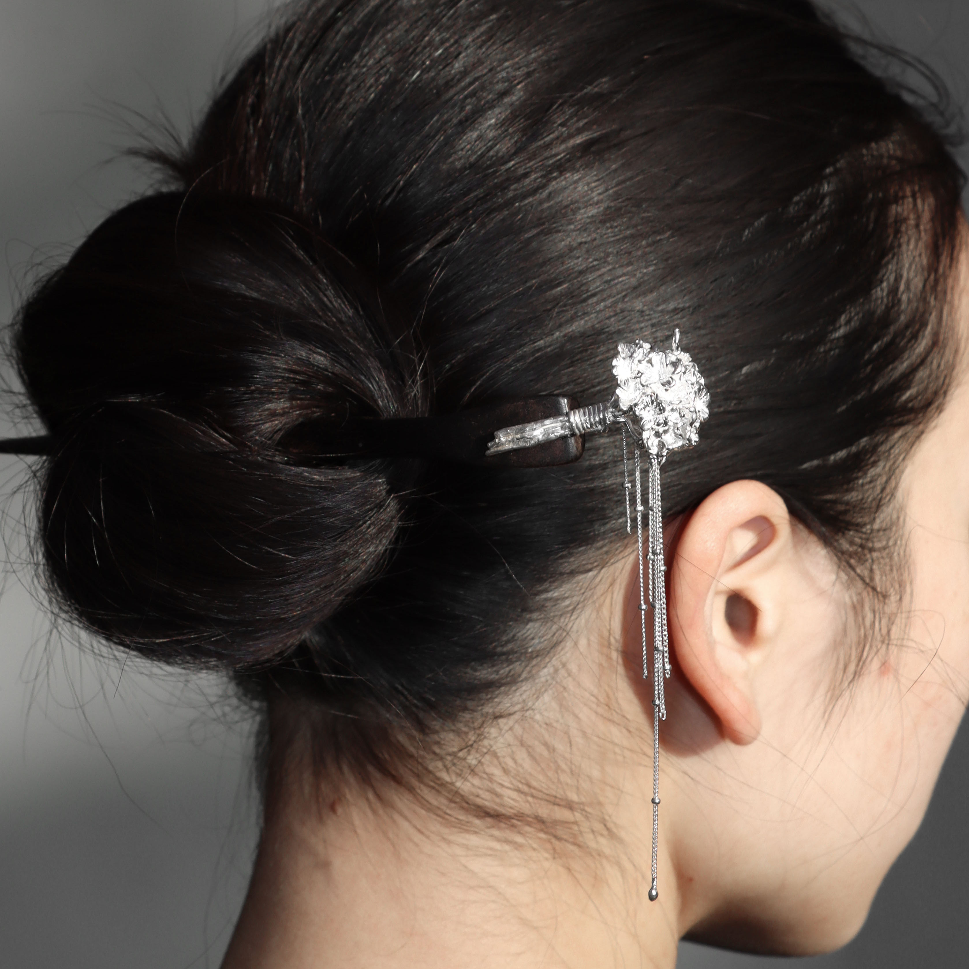 東黑三白/ 绣球伴青绾 s930银原创设计中式国风檀木步摇发饰簪钗