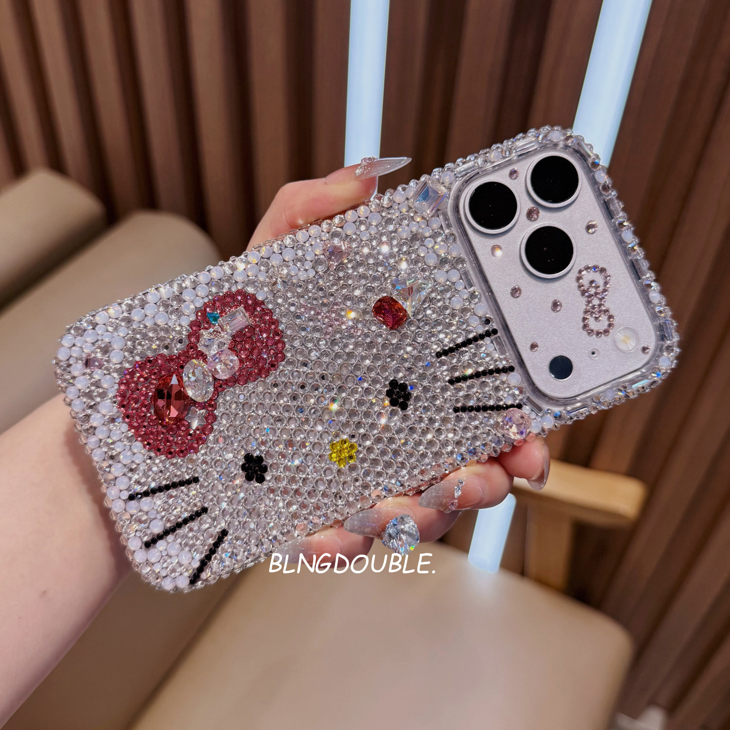 网红同款适用iPhone17Pro Max苹果16手机壳新款14奢华水钻可爱卡通猫15plus保护套13全包X防摔11女12mini带钻
