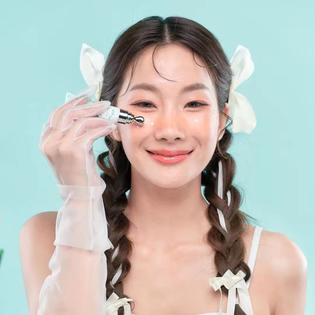 在途泰国Luna眼霜滋润保湿提亮眼周清爽不油腻淡化黑眼圈紧致10g