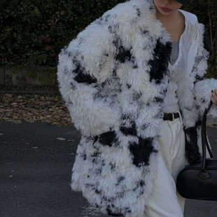 闪闪家 韩国东大门代购FLAUNT奶牛图案人造毛毛时髦外套