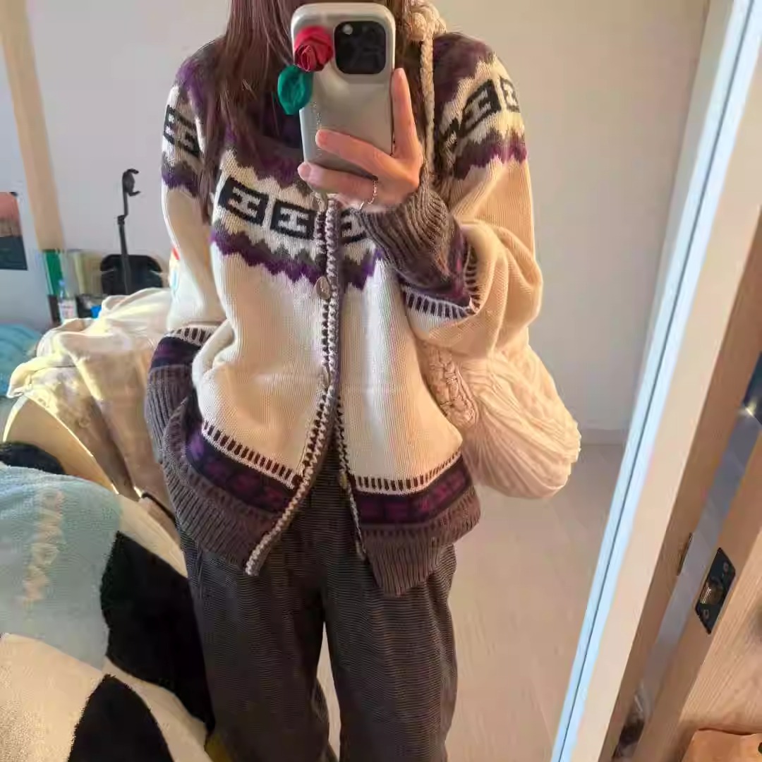 DOHWAJI环形复古费尔岛系扣毛衣