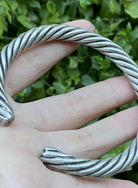 〓老工艺〓纯手工打造老银手镯 少数民族老手工银饰 纽丝老银手镯