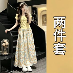 巨好看漂亮黄色碎花连衣裙女夏季2026新款小个子穿搭一整套装长裙