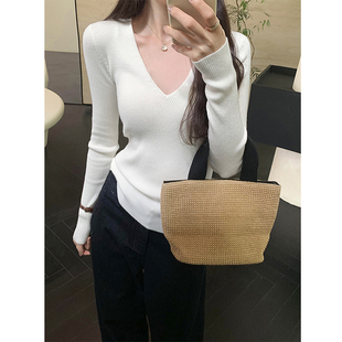 针织衫 白色别致修身 毛衣长袖 正肩v领打底衫 上衣潮 女内搭秋冬新款