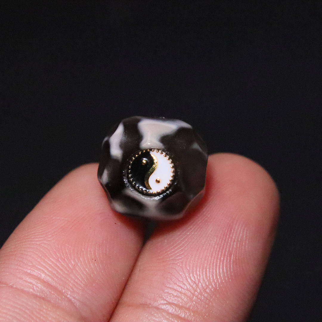 天然玛瑙无相珠太极八卦顶腰珠