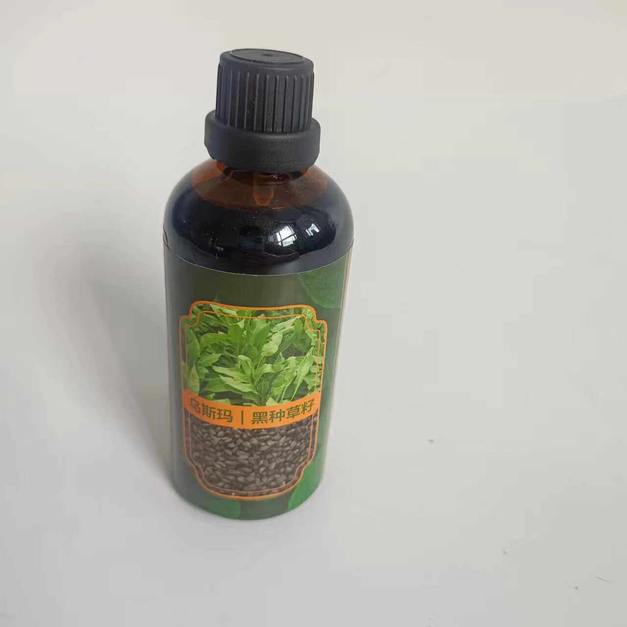 新疆   乌斯玛黑种草籽植物养发油  黑草种子 养发油 100ml