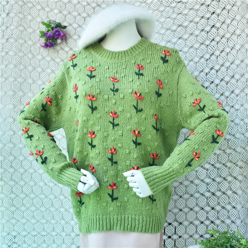 森系田园风草绿色手工绣花毛衣女立体小花朵圆领粗棒针针织上衣31