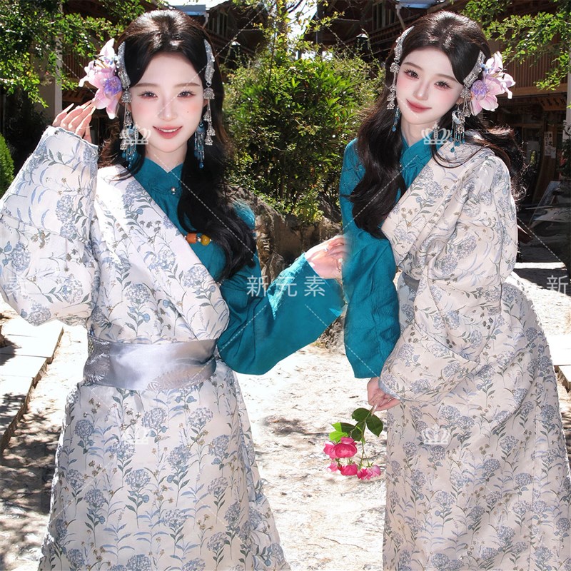 照相馆新款藏族服装改良款藏袍摄影西藏云南写真旅拍民族风传统服