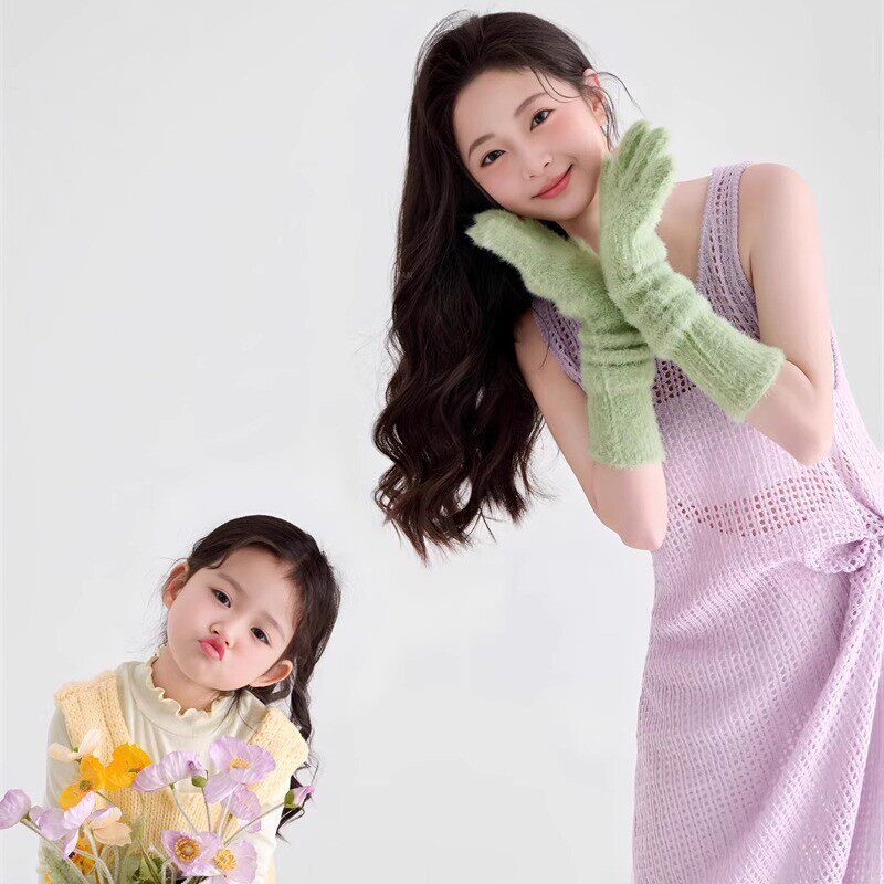 亲子装一家三口紫色毛衣全家福紫色毛衣母女照影楼拍照写真道具