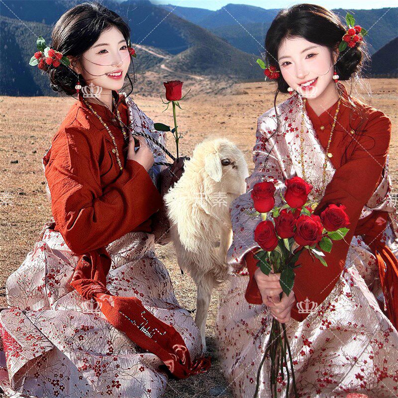 照相馆新款藏族服装民族风藏袍写真云南大理旅拍藏族少女摄影服装